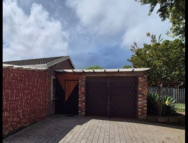 3 BEDROOM HOUSE FOR SALE IN GEORGE SOUTH